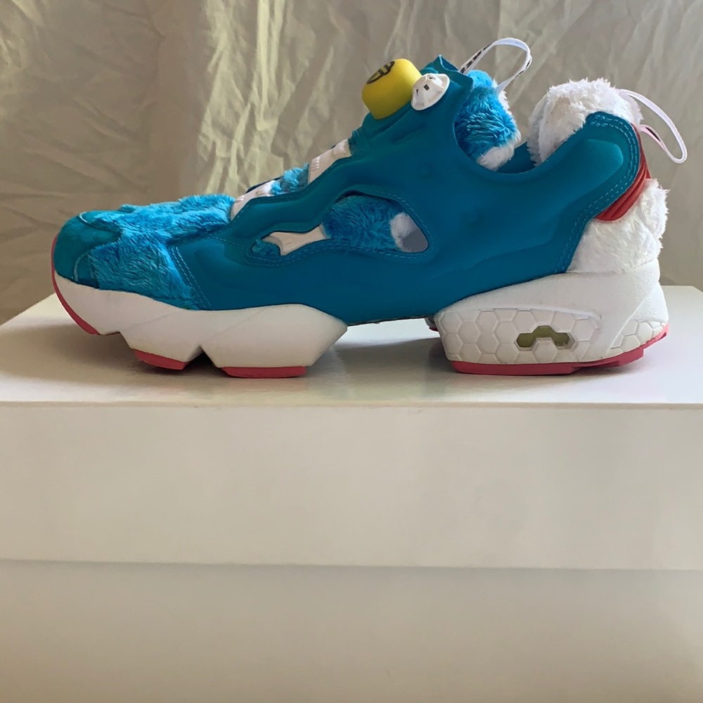 Reebok insta fury x Atmos